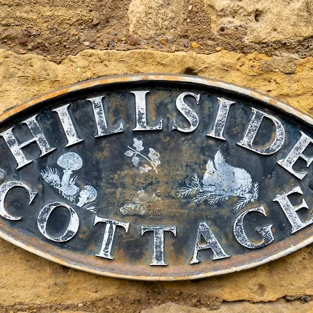Pass The Keys Charming 18Th Century 4 Bedroom Cottage Moreton-in-Marsh Exterior photo