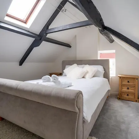 Pass The Keys Charming 18Th Century 4 Bedroom Cottage Moreton-in-Marsh Exterior photo