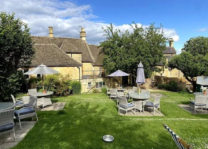 Pass The Keys Charming 18Th Century 4 Bedroom Cottage