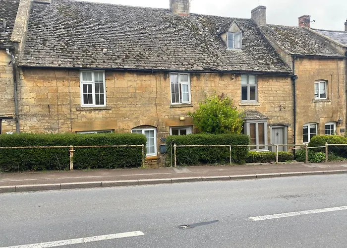 Pass The Keys Charming 18Th Century 4 Bedroom Cottage