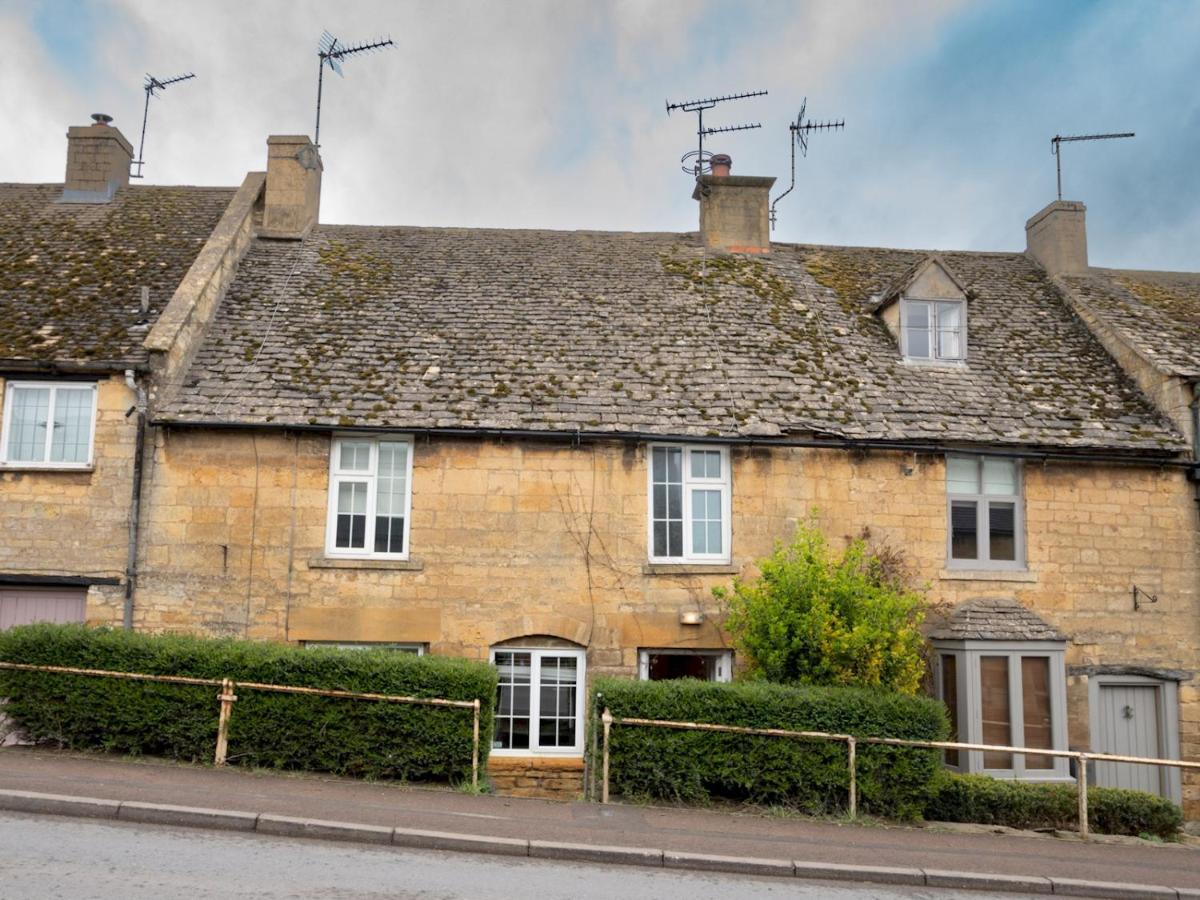 Pass The Keys Charming 18th Century 4 Bedroom Moreton-in-Marsh