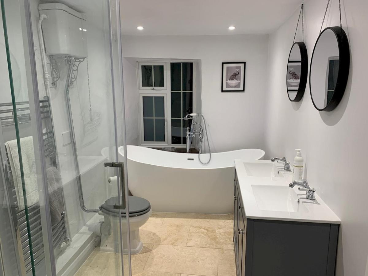 Pass The Keys Charming 18th Century 4 Bedroom Holiday home *