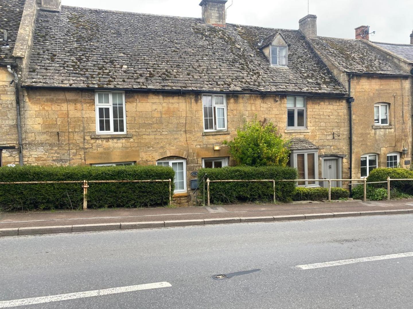 Pass The Keys Charming 18th Century 4 Bedroom