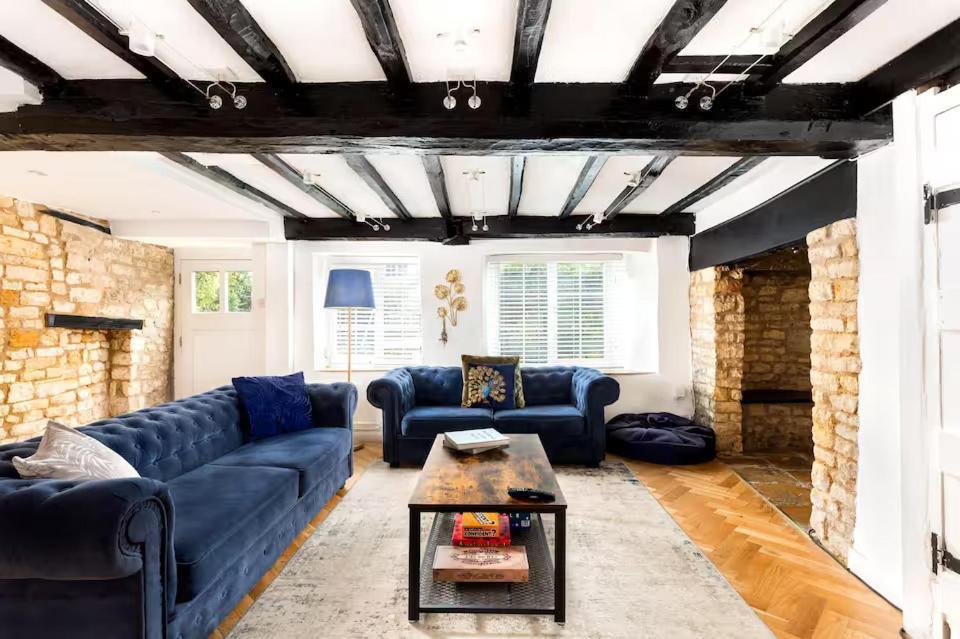 Pass The Keys Charming 18th Century 4 Bedroom * Moreton-in-Marsh